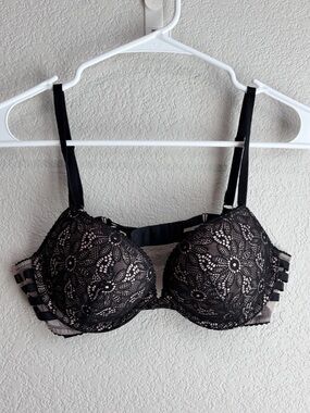 Victoria’s Secret Very Sexy Push Up Bra Black Lace 34B